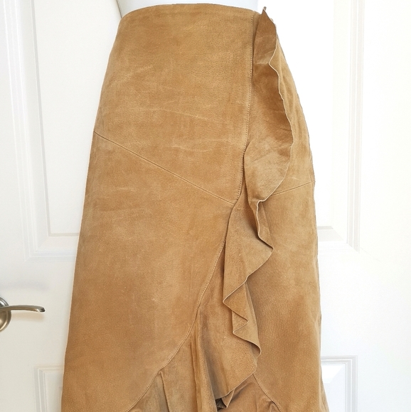 NWOT Moda International tan suede leather skirt ruffle mermaid cut - Picture 2 of 9